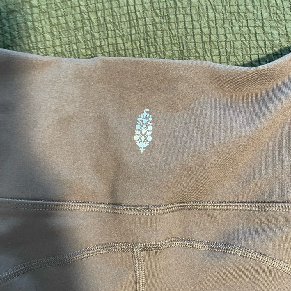 Brown Ruched Leggings - Picture 2 of 6